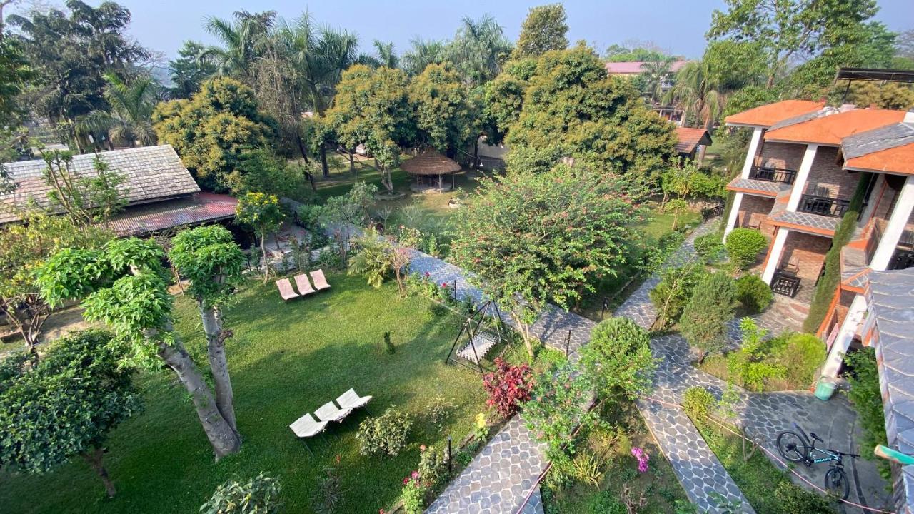 Chautari Garden Resort Sauraha Exterior foto
